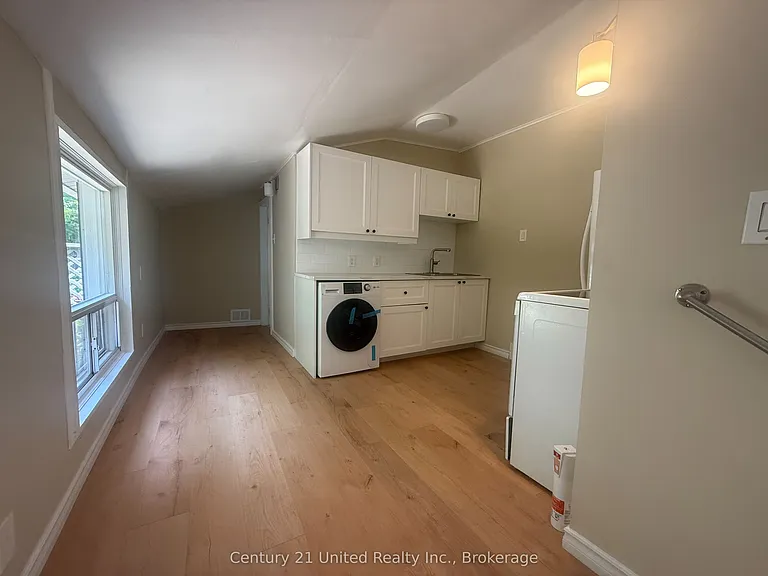 249 Margaret St #2 — Photo 8