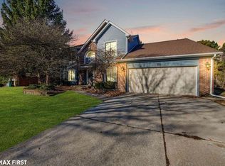 4141 Morningdale Dr, Troy, MI 48085