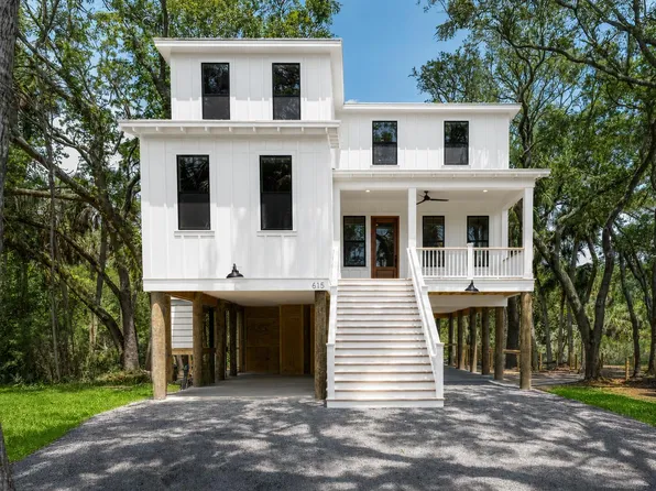 617 Dolphin St, Edisto Island, SC 29438