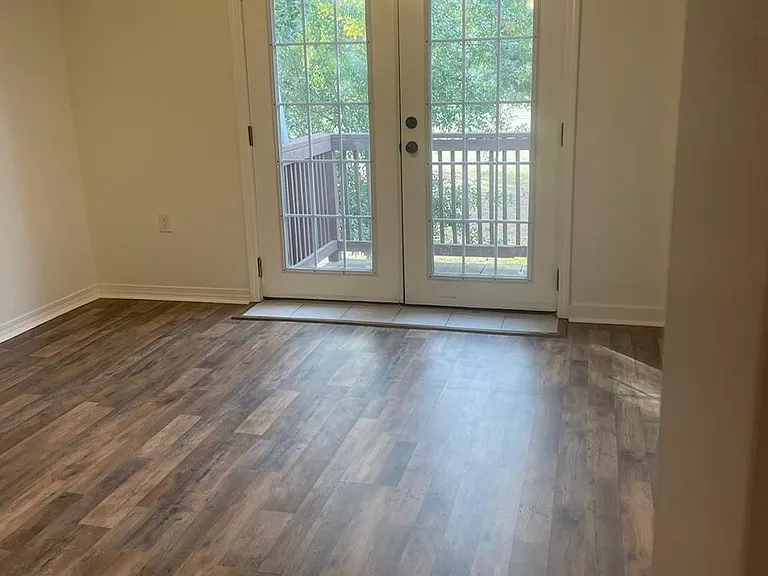 594 Royal Oak Dr #1 — Photo 4