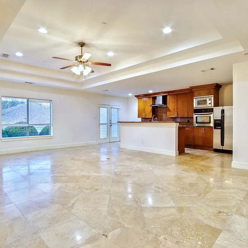3 bed, 4.0 bath, 2308 sqft, $2,495 — Photo 3