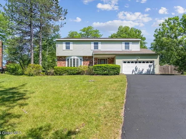 10 Stonehenge Drive, Albany, NY 12203