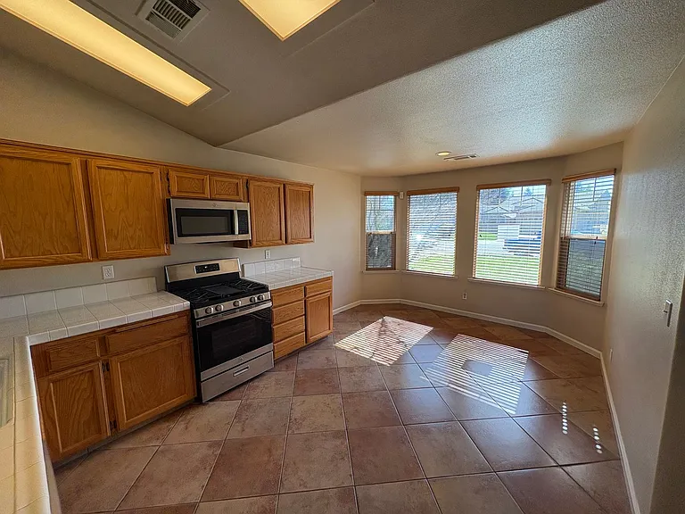 1422 E Mesa Ct — Photo 15