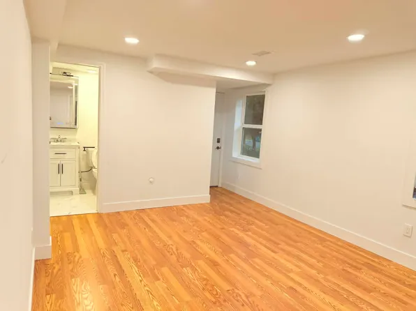 4905 Springbrook Dr, Annandale, VA 22003