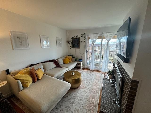 1st image of 136 Roberts Ln APT 402