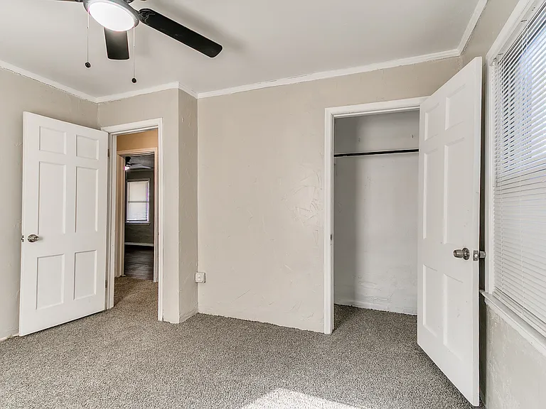 220 E Jacobs Dr — Photo 10
