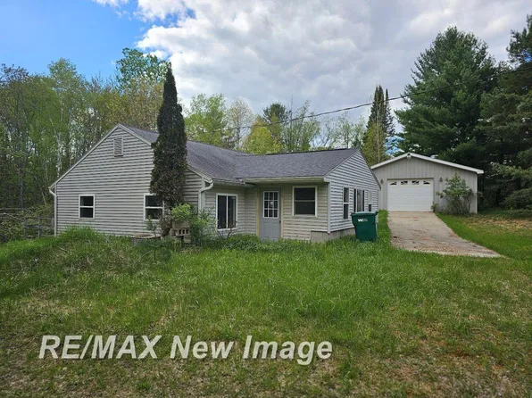 1512 Hay Rd, Beaverton, MI 48612