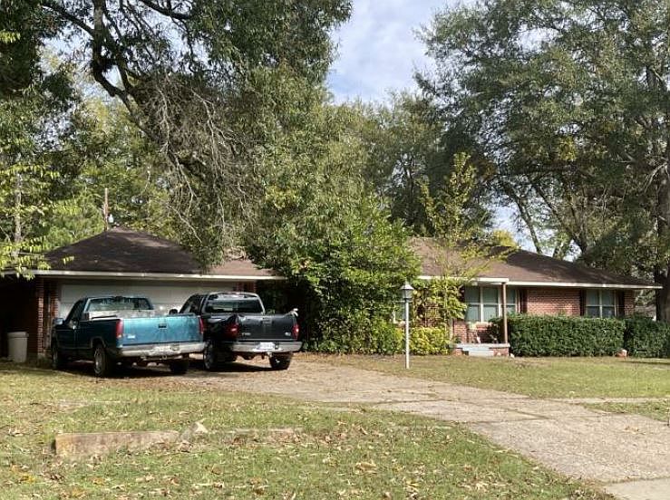 1st image of 412 W Louisiana Ave