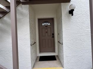 511 Longfellow Ct APT B, Safety Harbor, FL 34695