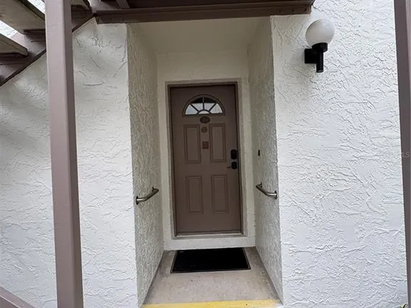 511 Longfellow Ct APT B, Safety Harbor, FL 34695