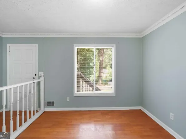473 Raven Springs Trl, Stone Mountain, GA 30087