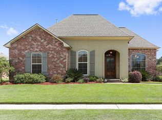 6584 Lakeridge Dr, Zachary, LA 70791