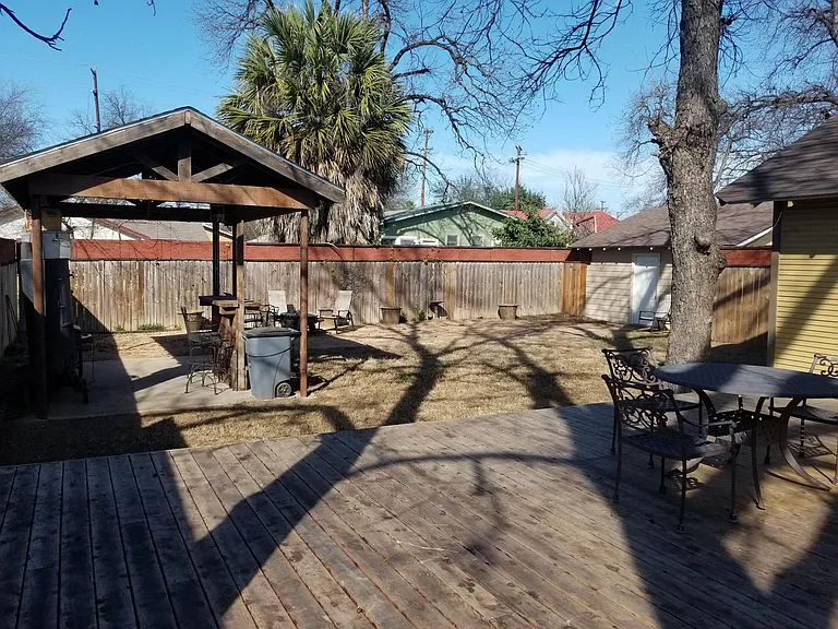 725 Marshall St — Photo 26