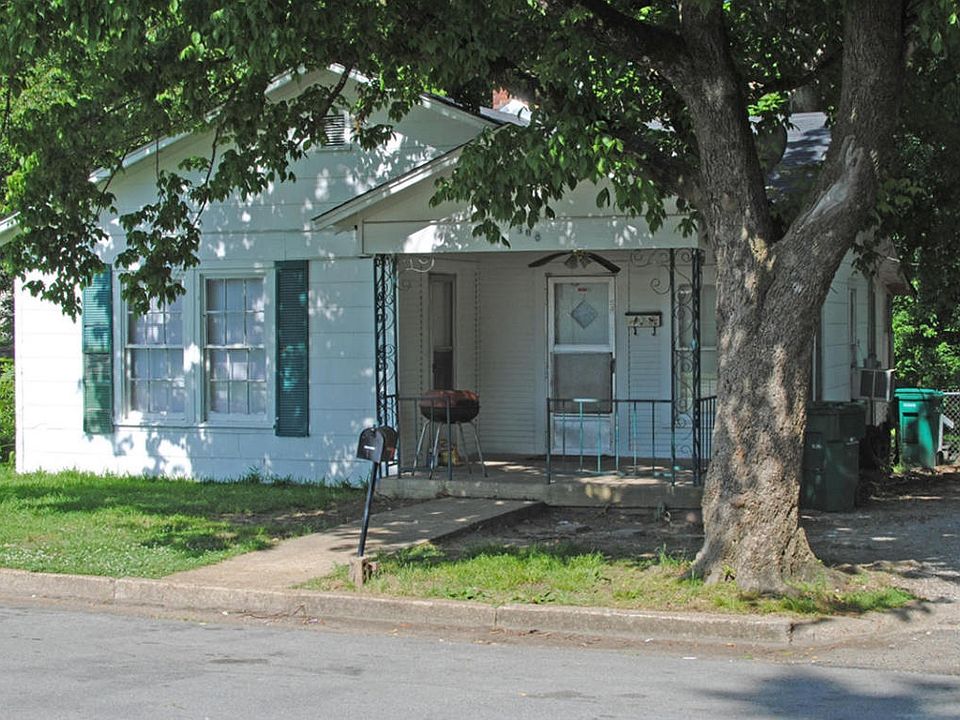 1st image of 305 S Highland Dr