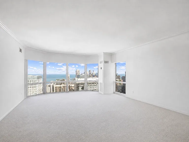 100 E Huron St #3504 — Photo 26