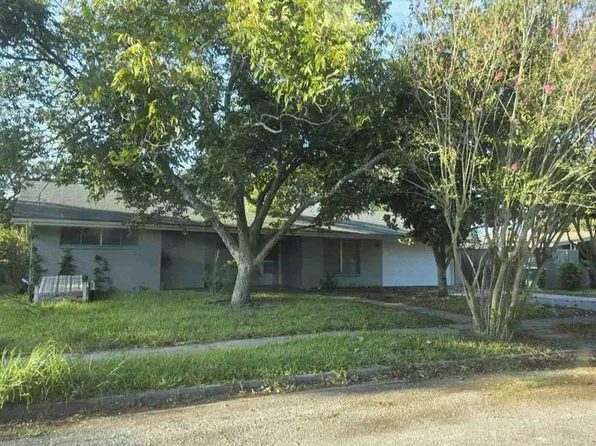 2501 E Poplar Ave, Victoria, TX 77901