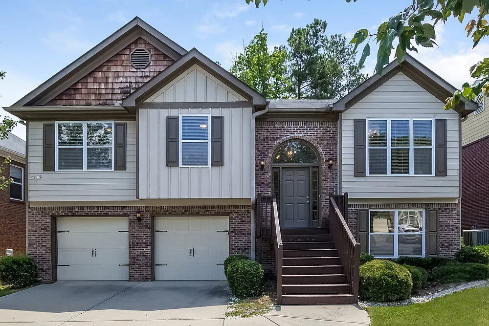 4 bed, 3.0 bath, 2197 sqft, $2,465 — Photo 1