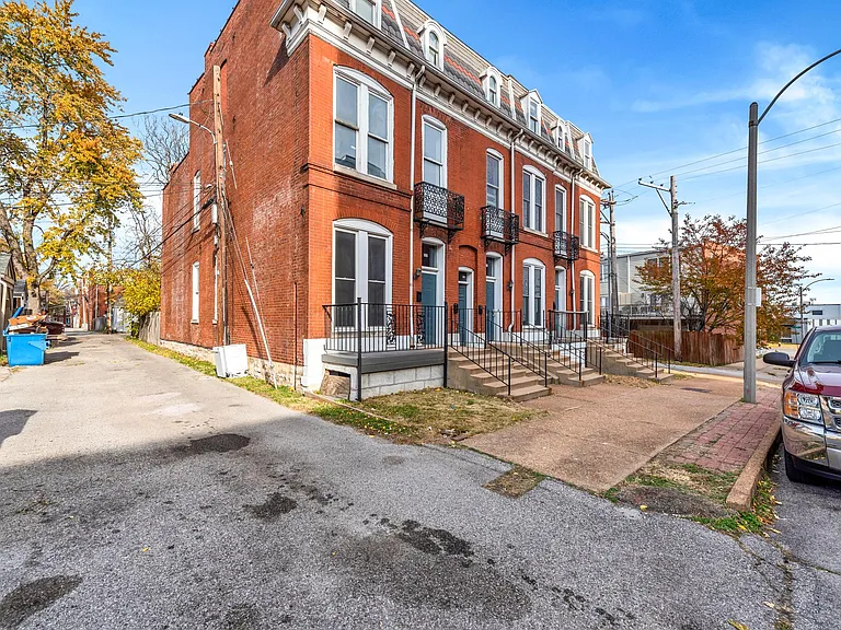 715 Barton St #715 — Photo 26