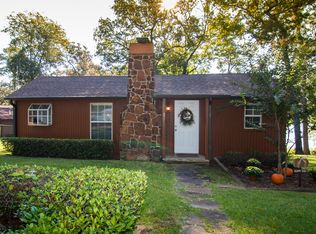 518 W Lake Devernia Rd, Longview, TX 75604