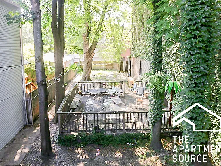 2256 N Southport Ave #1 — Photo 6