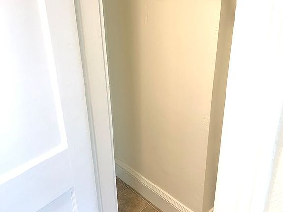 3rd image of 186 Waterman St #8