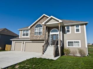 3735 152nd Ter, Basehor, KS 66007