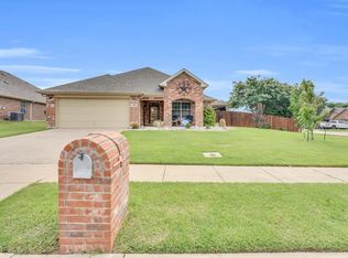 249 Lawson Farms Dr, Midlothian, TX 76065