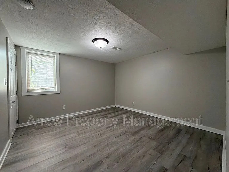 724 N 30th St — Photo 20