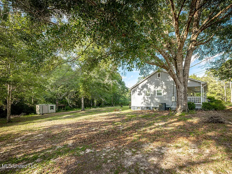 20608 Scarborough Rd — Photo 48