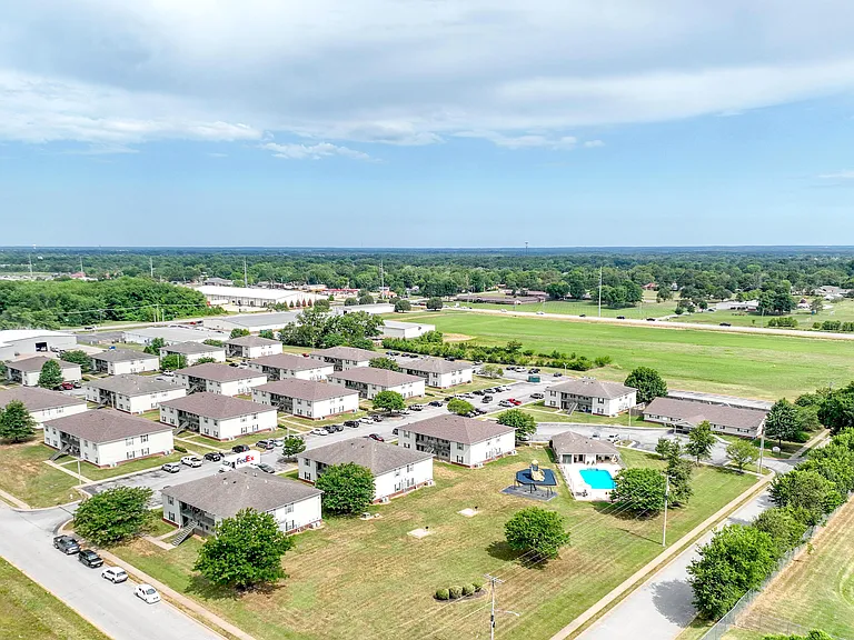 Southwind Place Apartment Homes — Photo 17