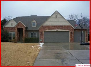 2307 Boardwalk Cir, Bartlesville, OK 74006