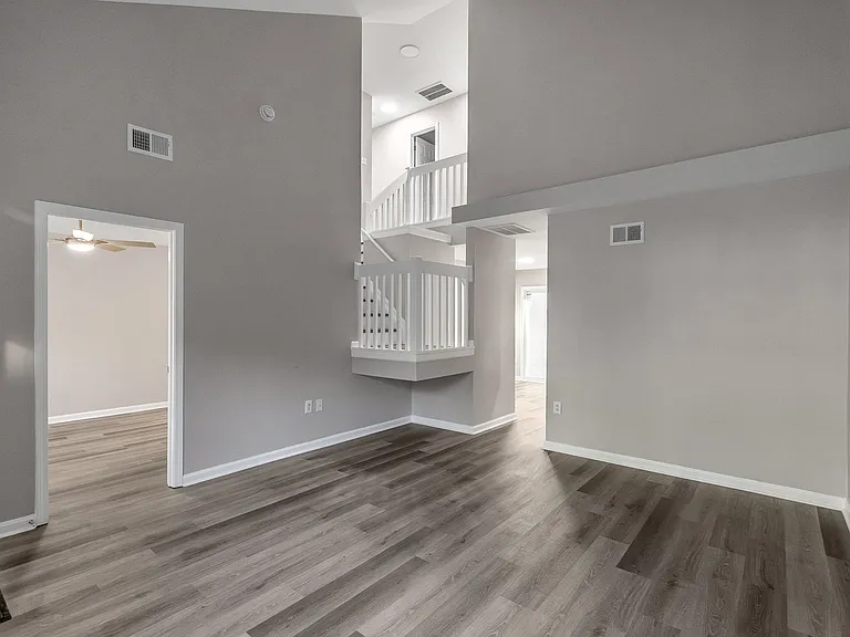 7819 Petrea Ln — Photo 7