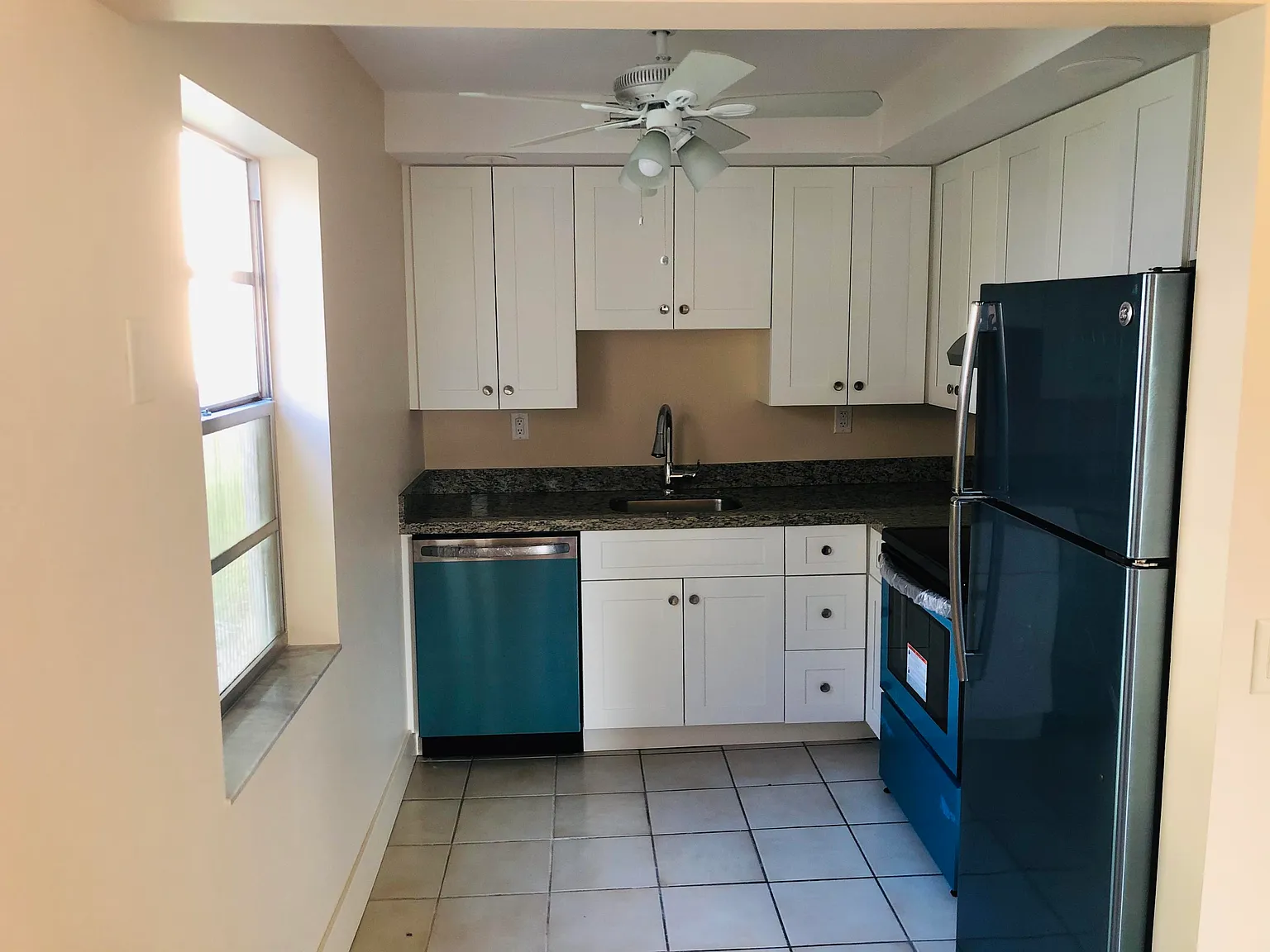 2 bed, 2.0 bath, 902 sqft, $1,700 — Photo 2