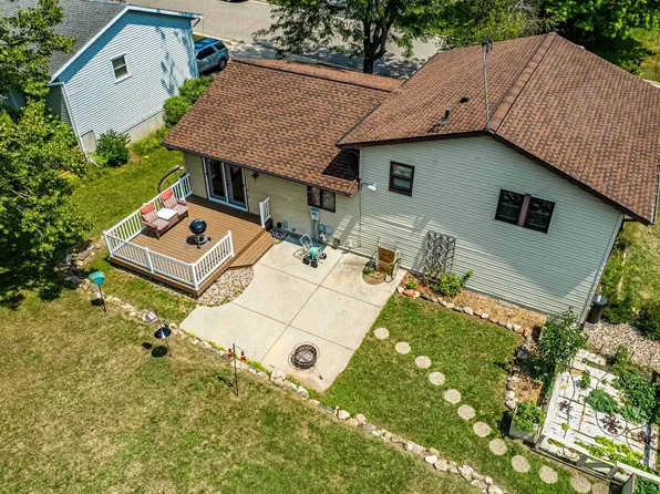 608 Meadowview Ln, Lodi, WI 53555