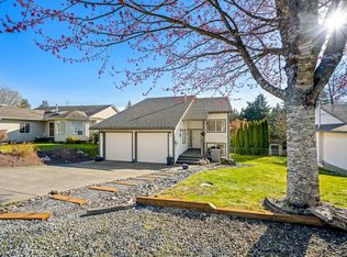1103 View Pl, Courtenay, BC V9N 9B6