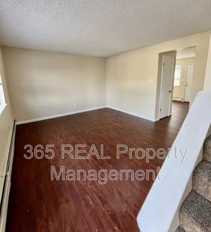 Building Photo - 709 37th Ave #4