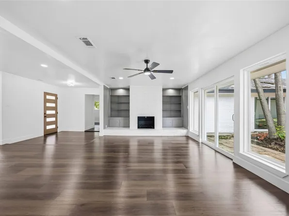 5446 Loch Lomond Dr, Houston, TX 77096