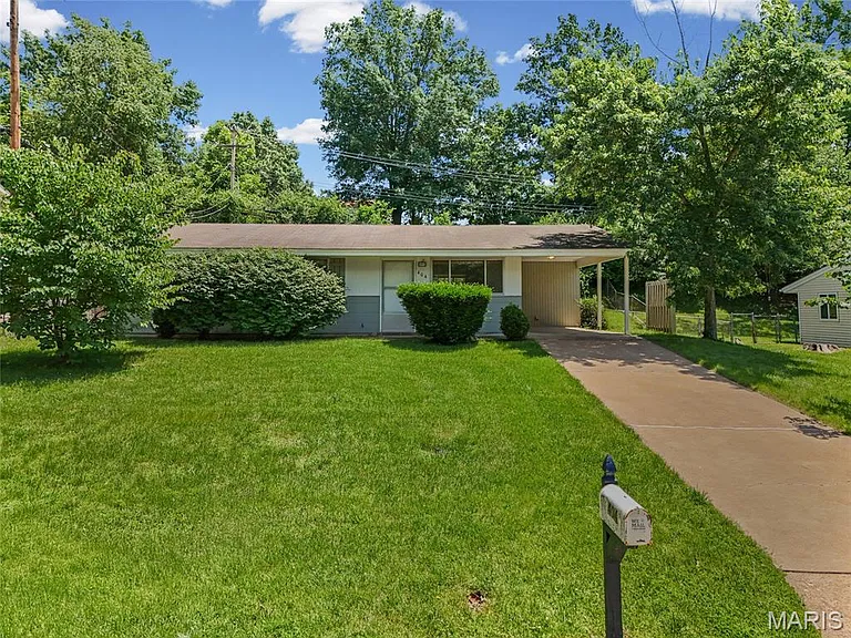 404 Spring Meadows Dr — Photo 37