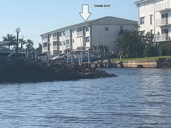 4th image of 130 Breakers Ct