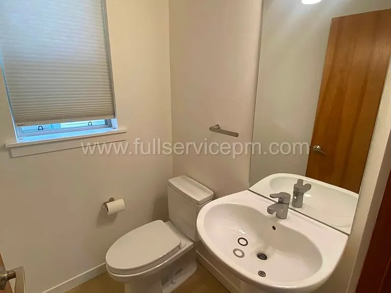 210 Boston St #B — Photo 18