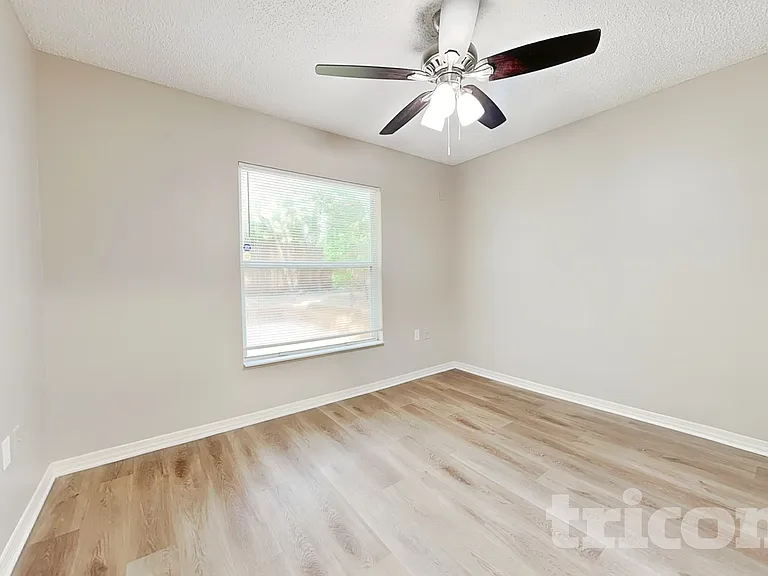 2415 Woody Trace Ln — Photo 15