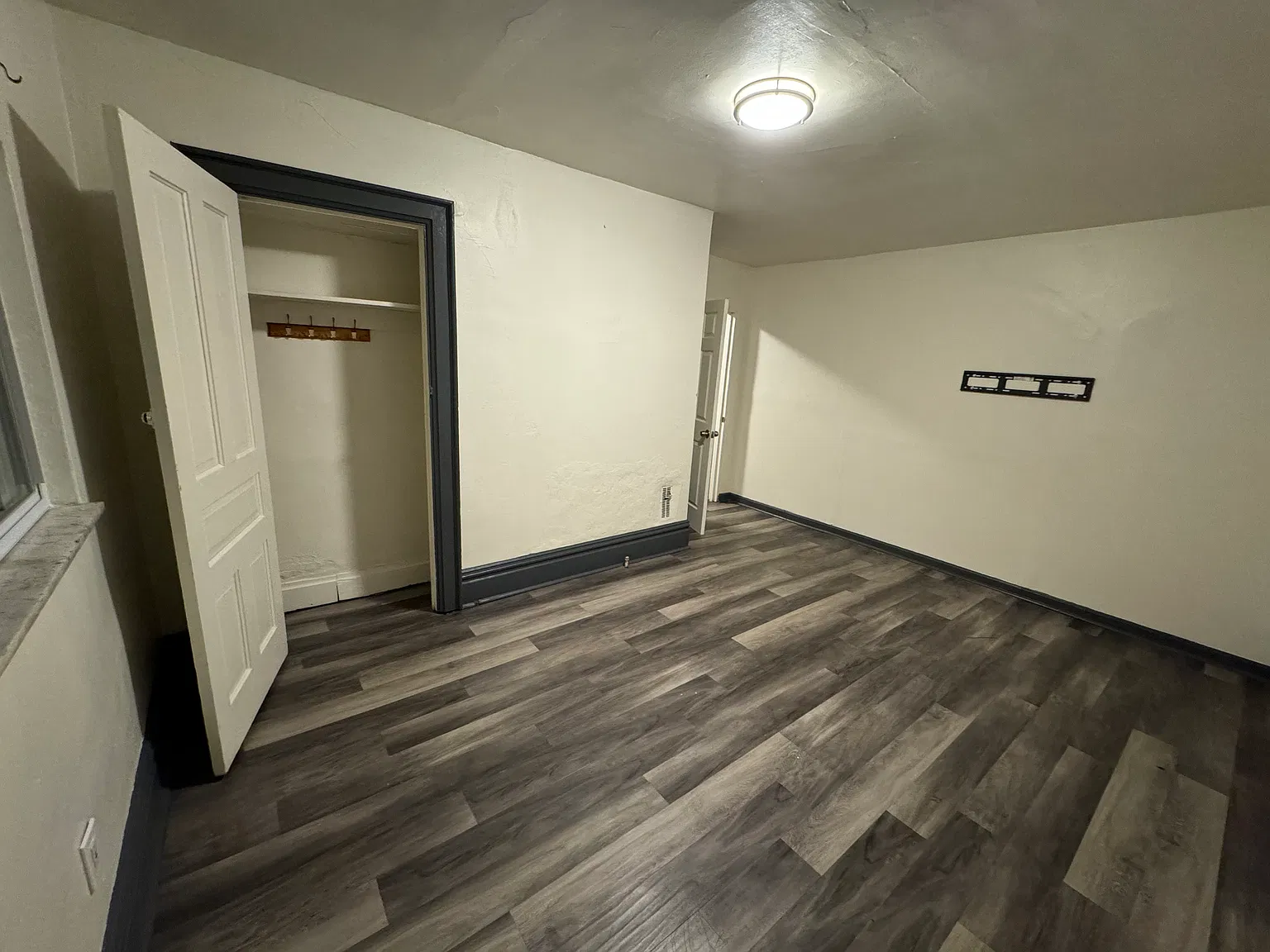 314 James St — Photo 4