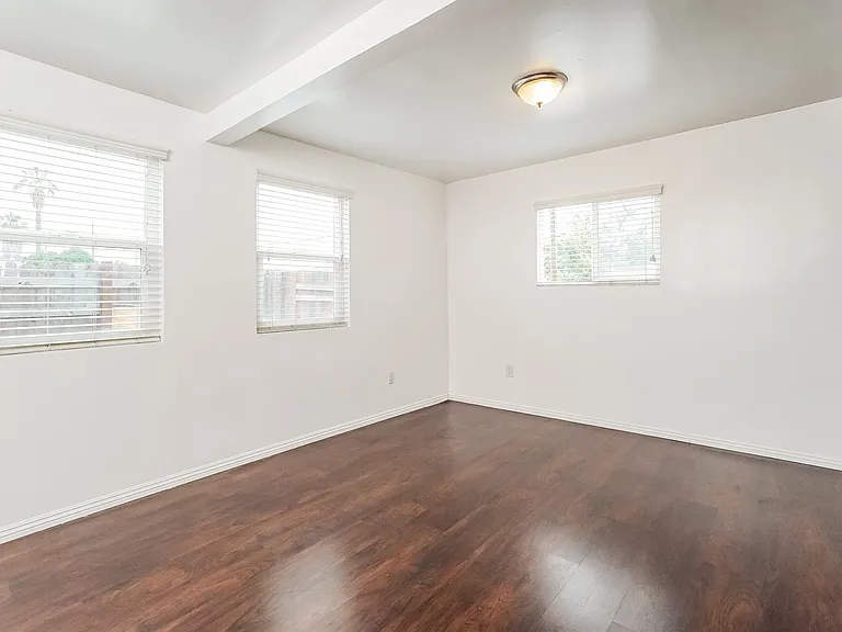 903 E Colden Ave — Photo 11