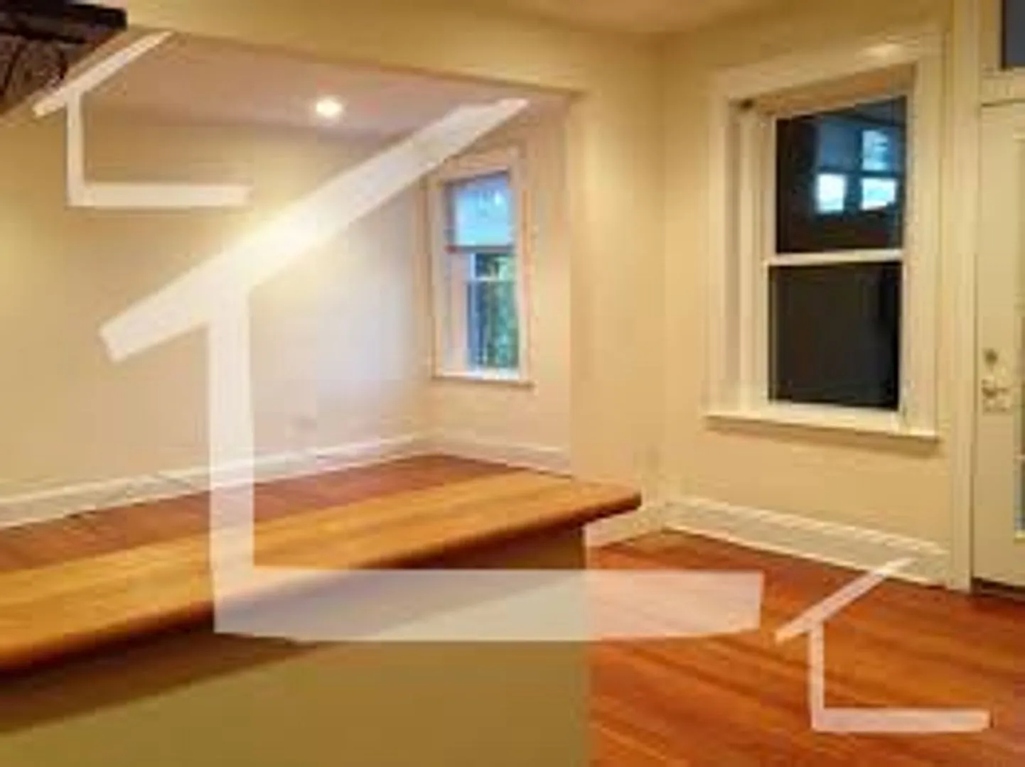No Brokers Fee, Top Floor Unit on Washington ST. Nicely Kept. Laundry on a Site, Parking for Rent — Photo 4