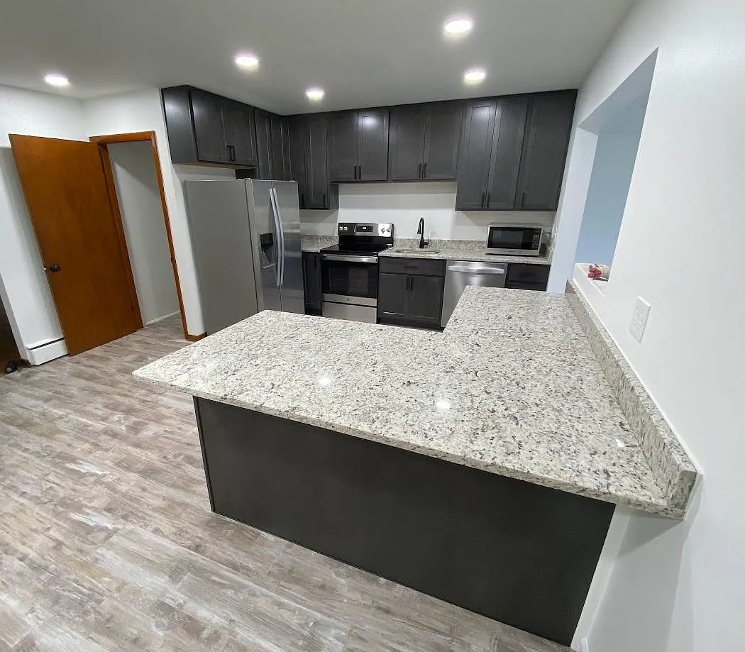 3 bed, 1.5 bath, 1900 sqft, $2,550 — Photo 4