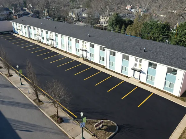 MacArthur Apartments