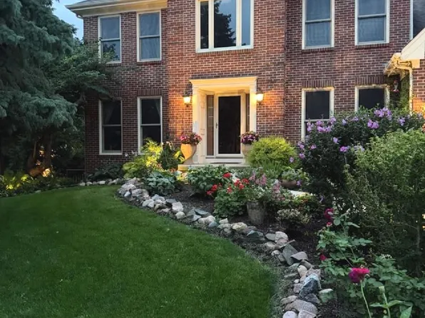 592 Partridge Dr, West Chicago, IL 60185