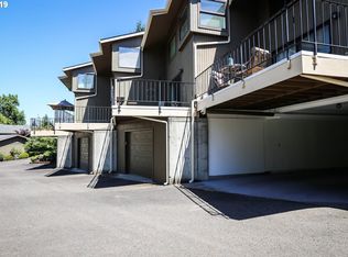 2251 Ridgeway Dr, Eugene, OR 97401