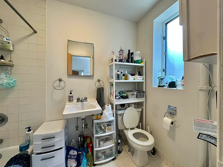 135 W 10th St #19 — Photo 5