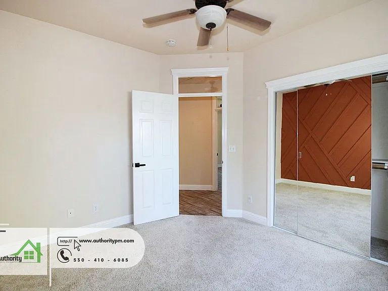 2279 Wicklow St — Photo 22